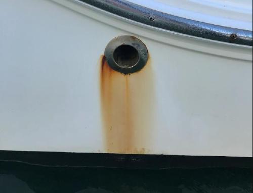 boat-hardware-stainless-rust.jpg