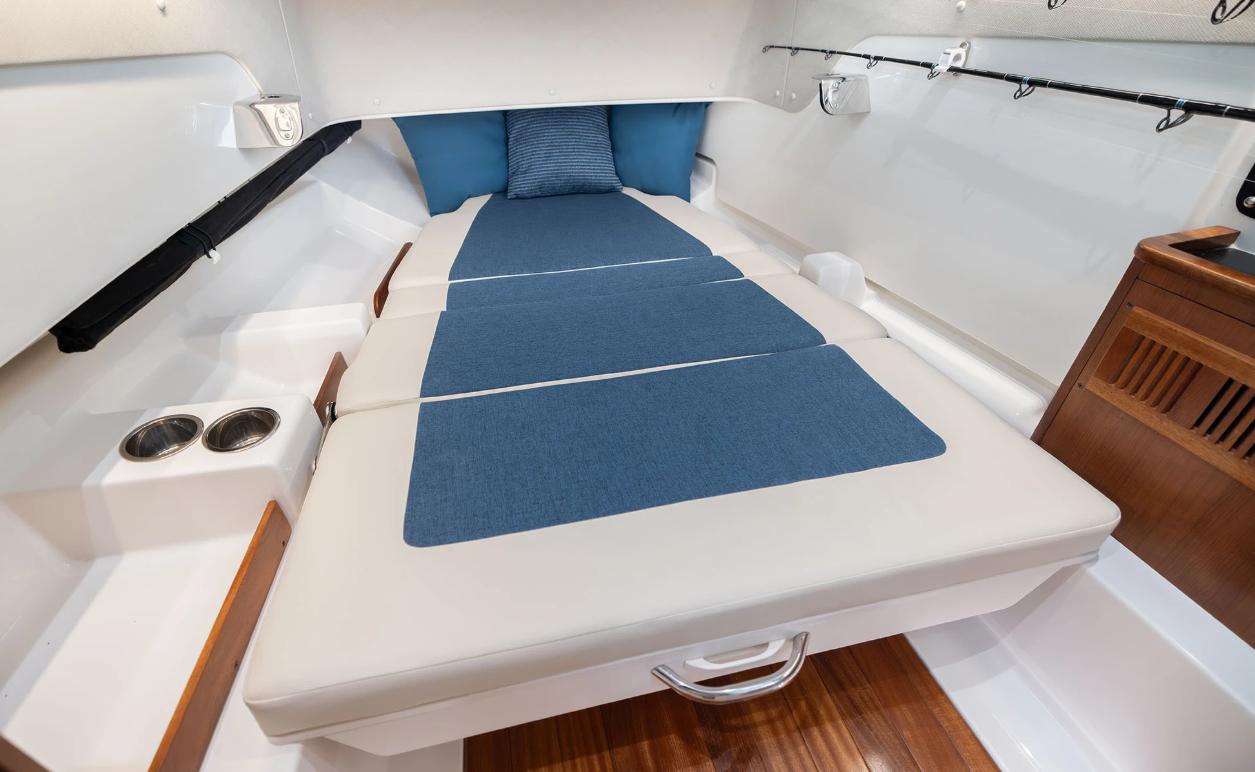 Pursuit S328 Cabin
