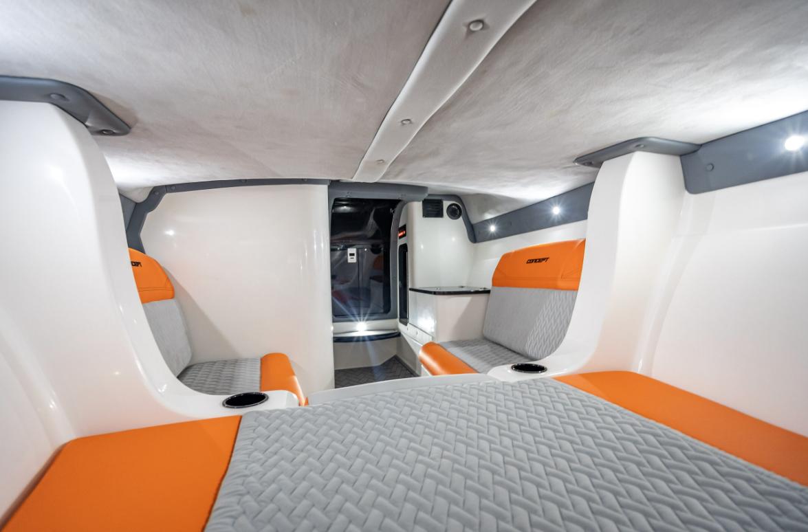 Concept Boats 32 Sport Deck Cabin